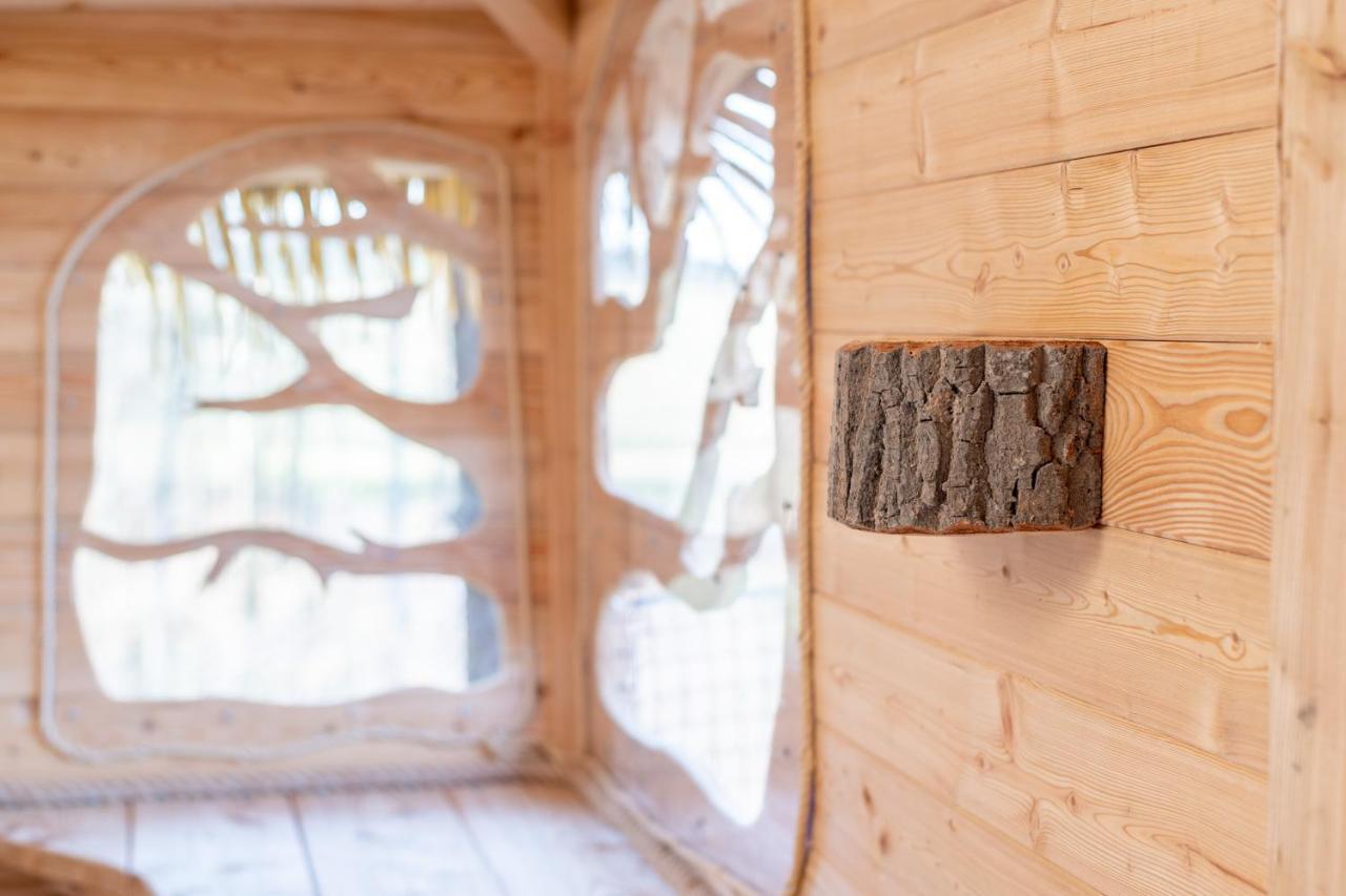 Готель Treehouse U Rybnika Osecna Екстер'єр фото